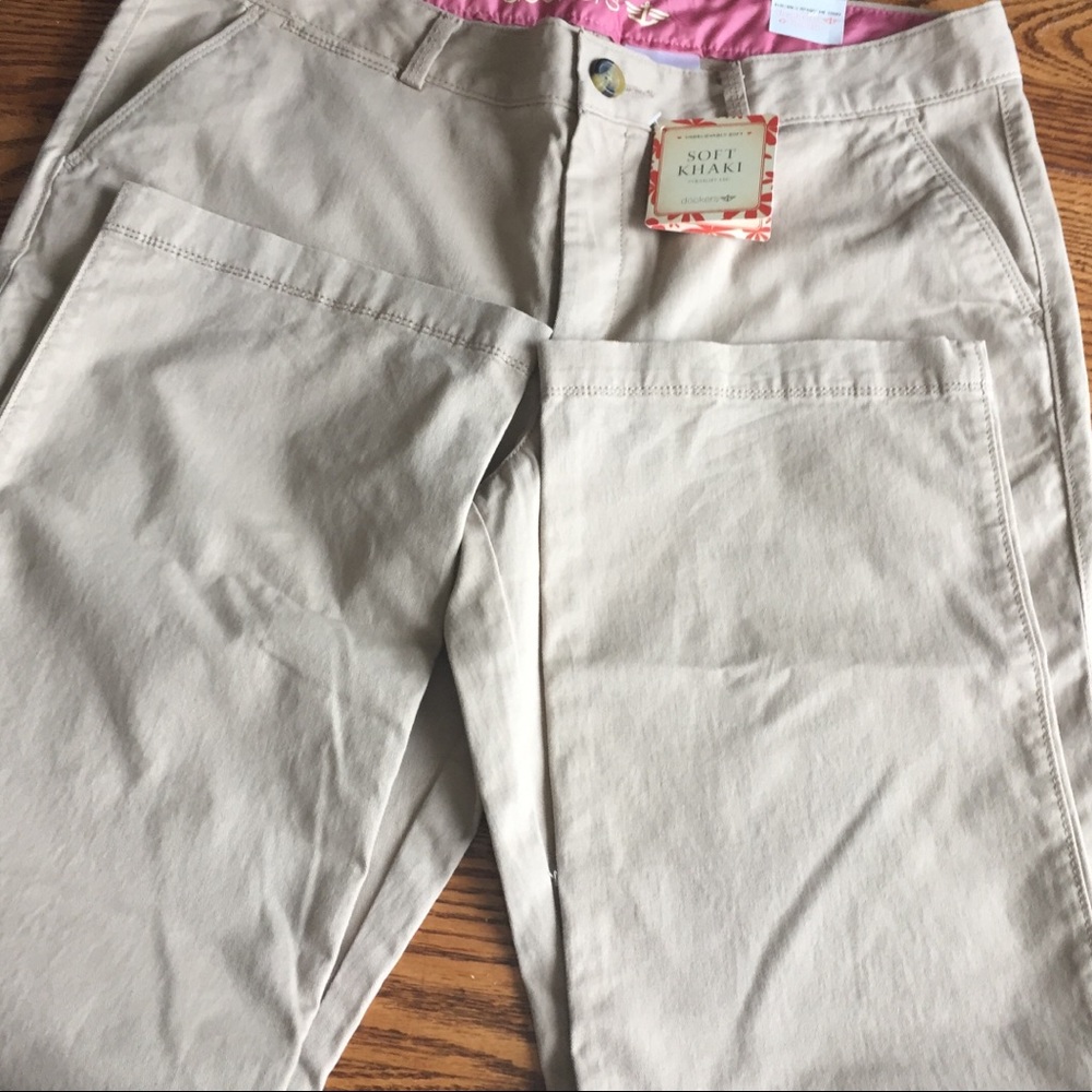 COPY - NWT Dockers Soft Khaki Straight Leg Sz 14S. A12